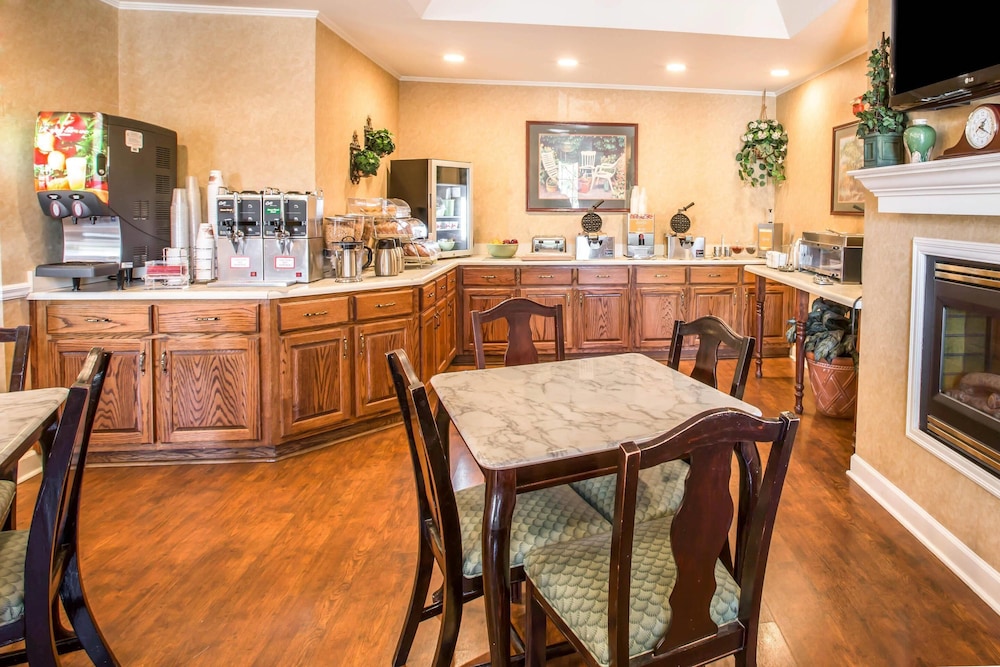 Quality Inn Greeneville - Tusculum 25/40
