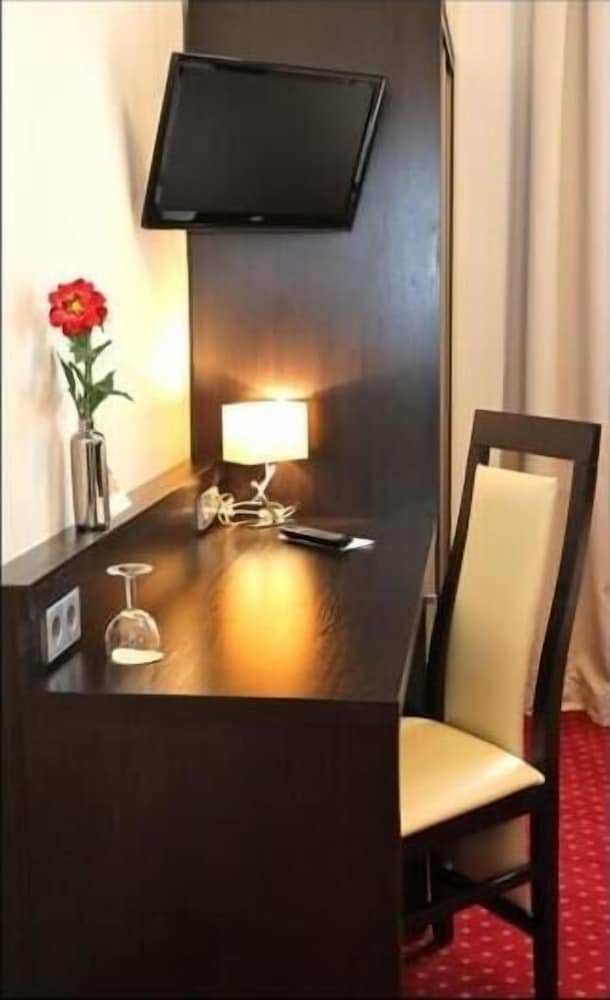 Hotel Herbst GmbH 32/33