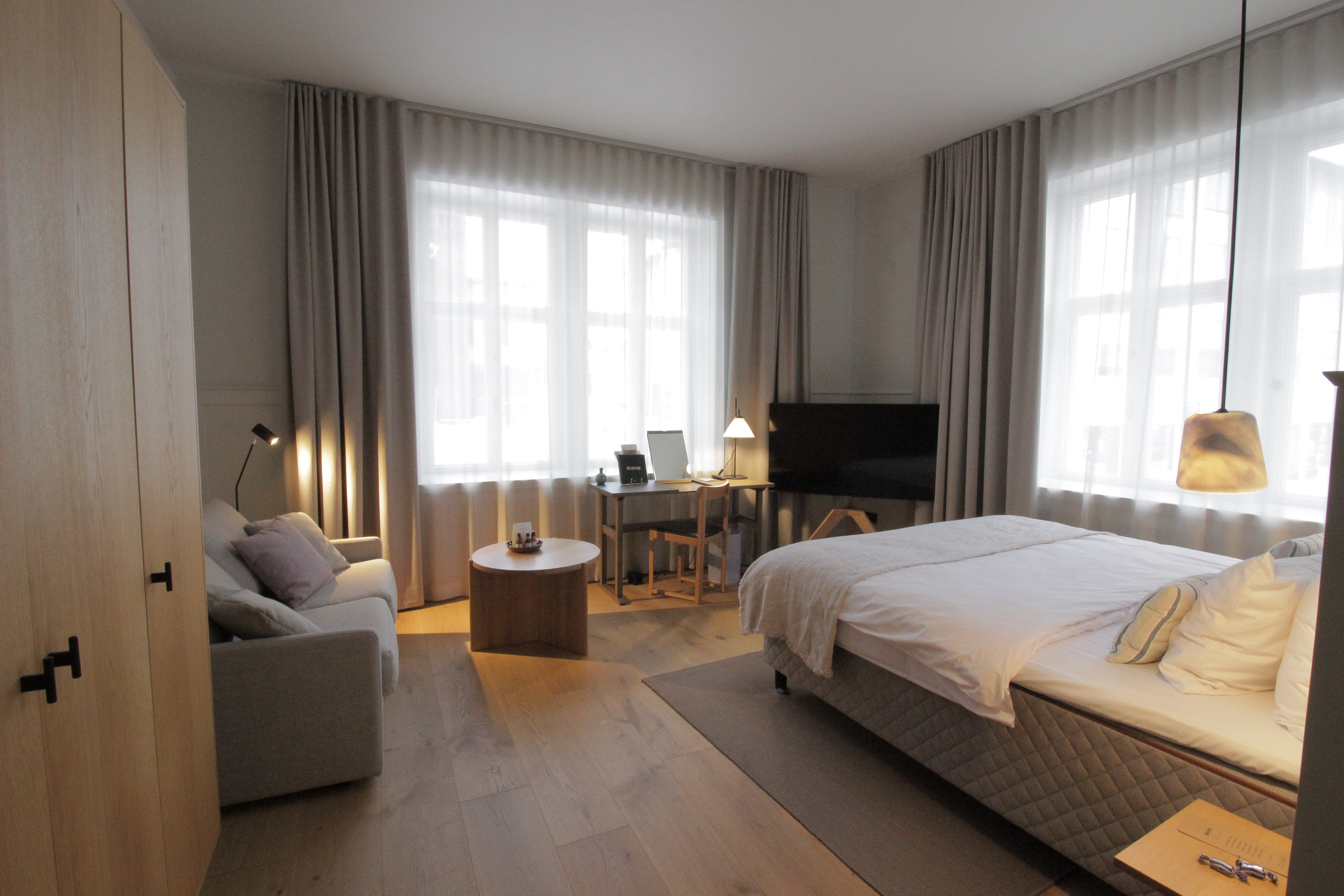 Corner Suite