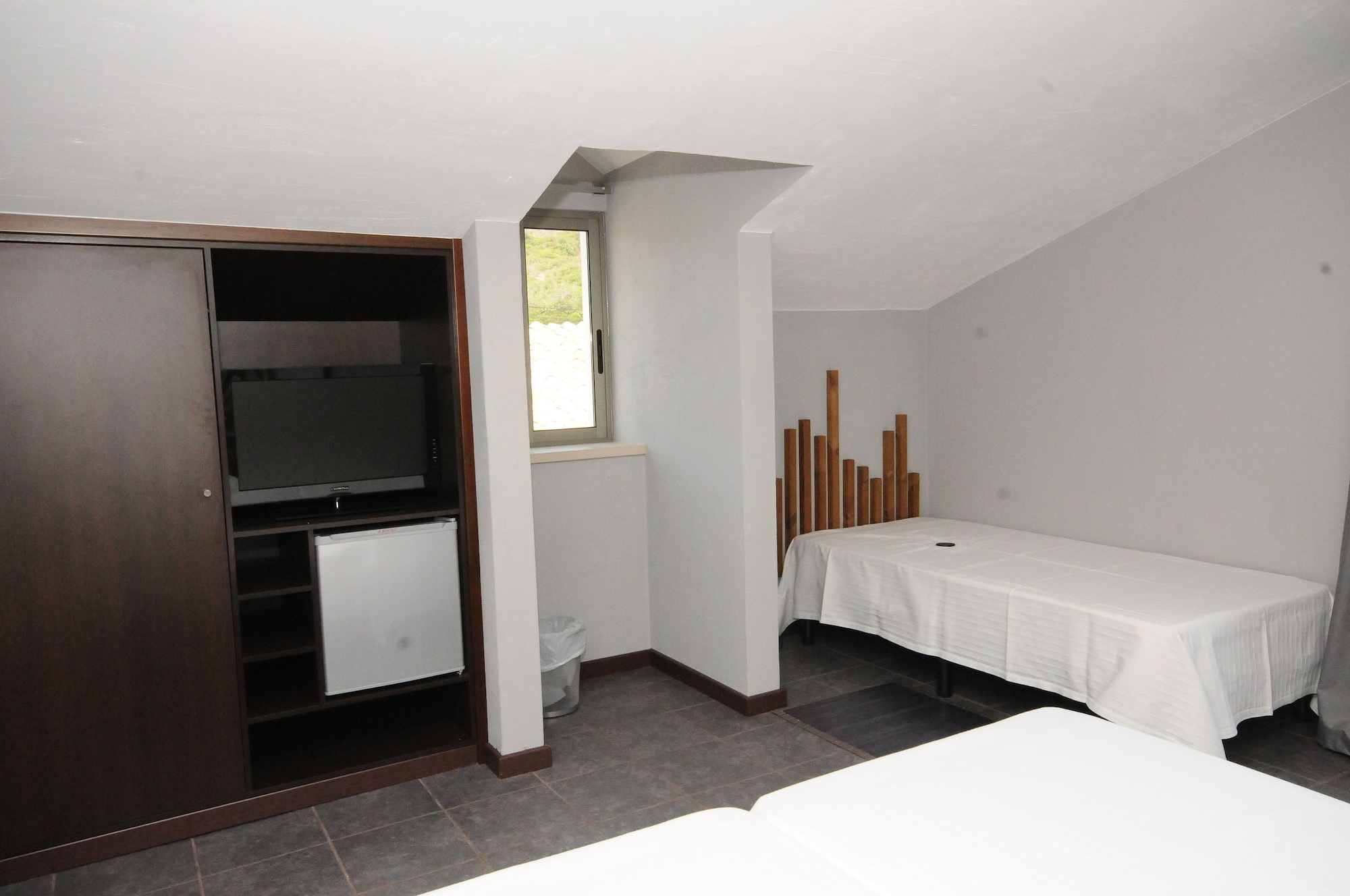 ROOM, TRIPLE