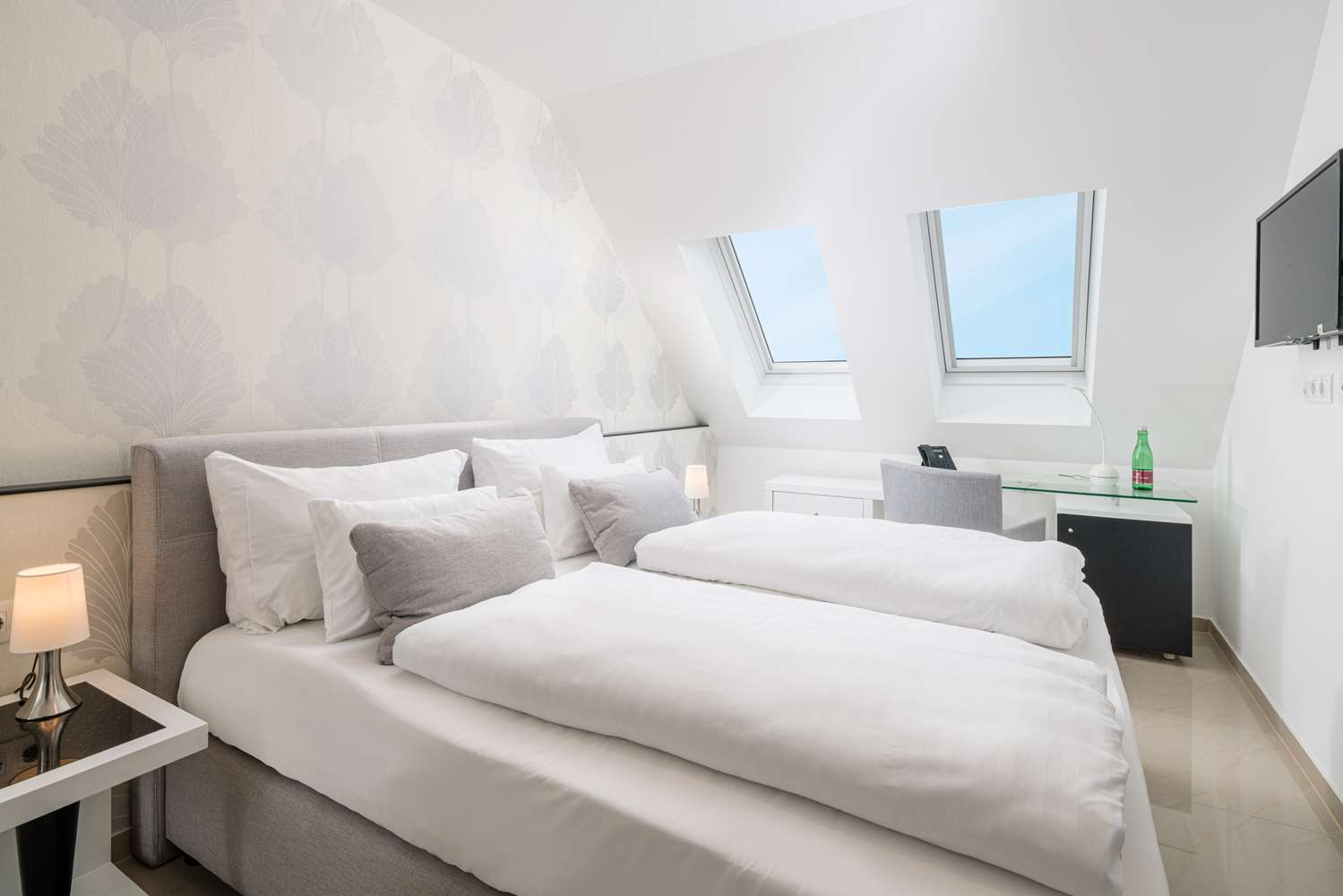 Best Western Plus Celebrity Suites 8/29