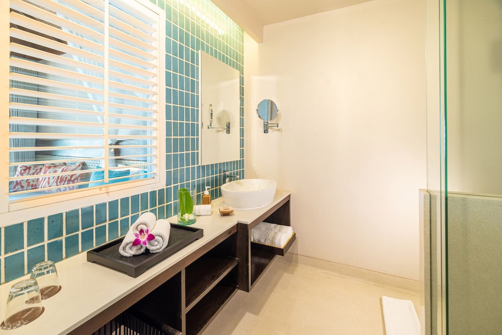 2 Bedrooms, Family Suite, 1 King and 1 Single Beds, Buri Rasa Village Phangan 3/4