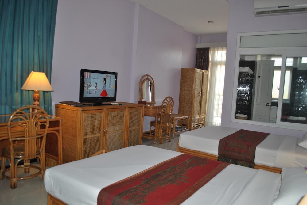 Smile Inn Hotel 11/62