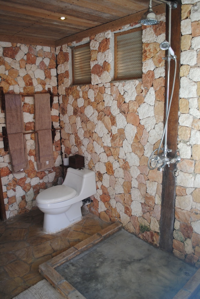 Seasons Lodge Zanzibar 72/74