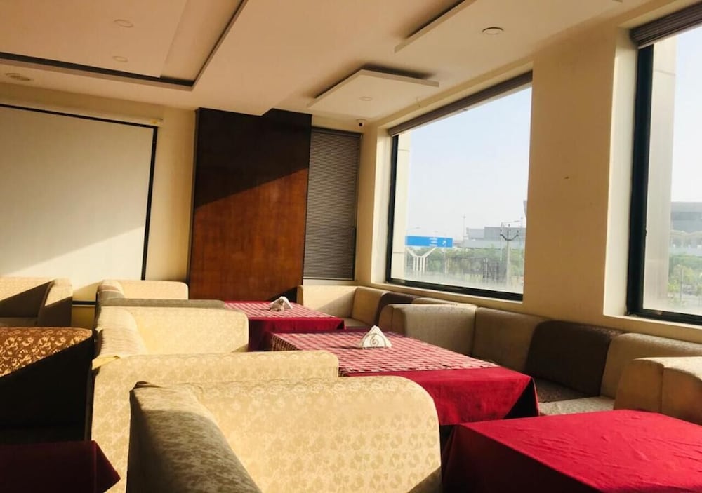 Hotel Eurasia Mohali Airport 16/18