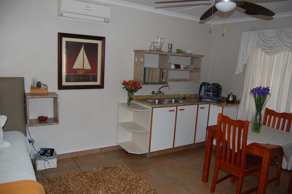 Boma Lodge 18/26