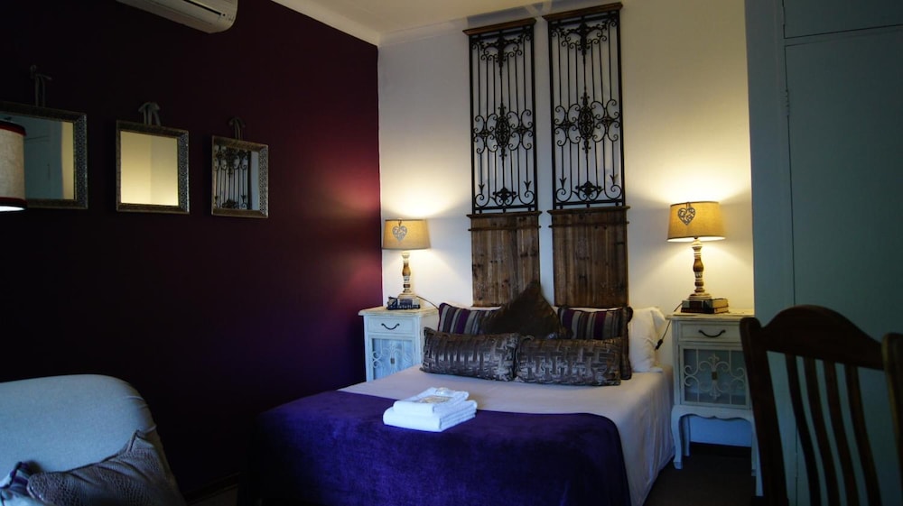 Cunningham Cottage Guest House 15/45
