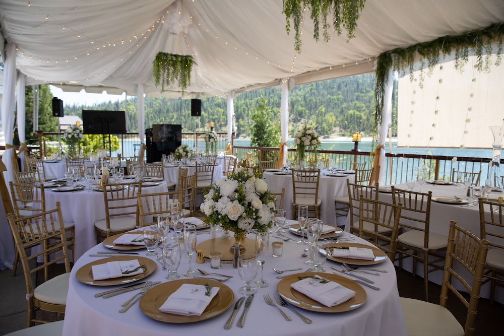 The Pines Resort 18/47