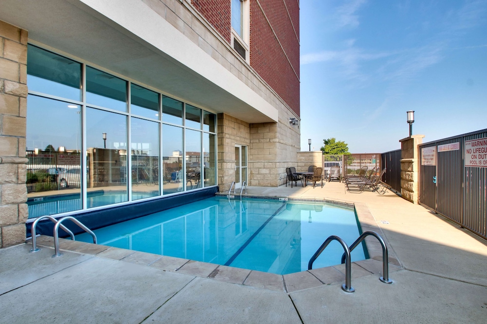 Drury Inn and Suites Findlay 26/50