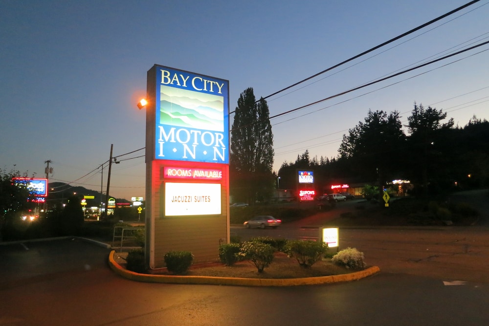 Bay City Motor Inn 3/67