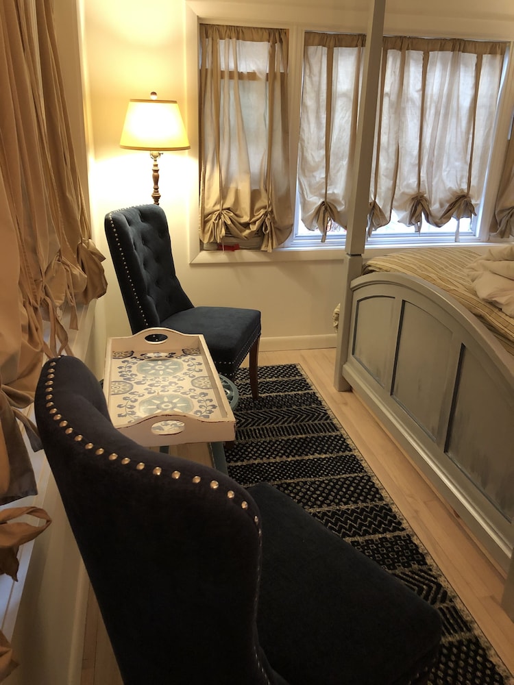 Frederick William House 13/50