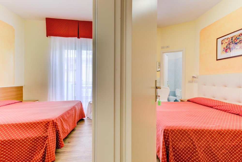 Hotel Dusseldorf 8/50