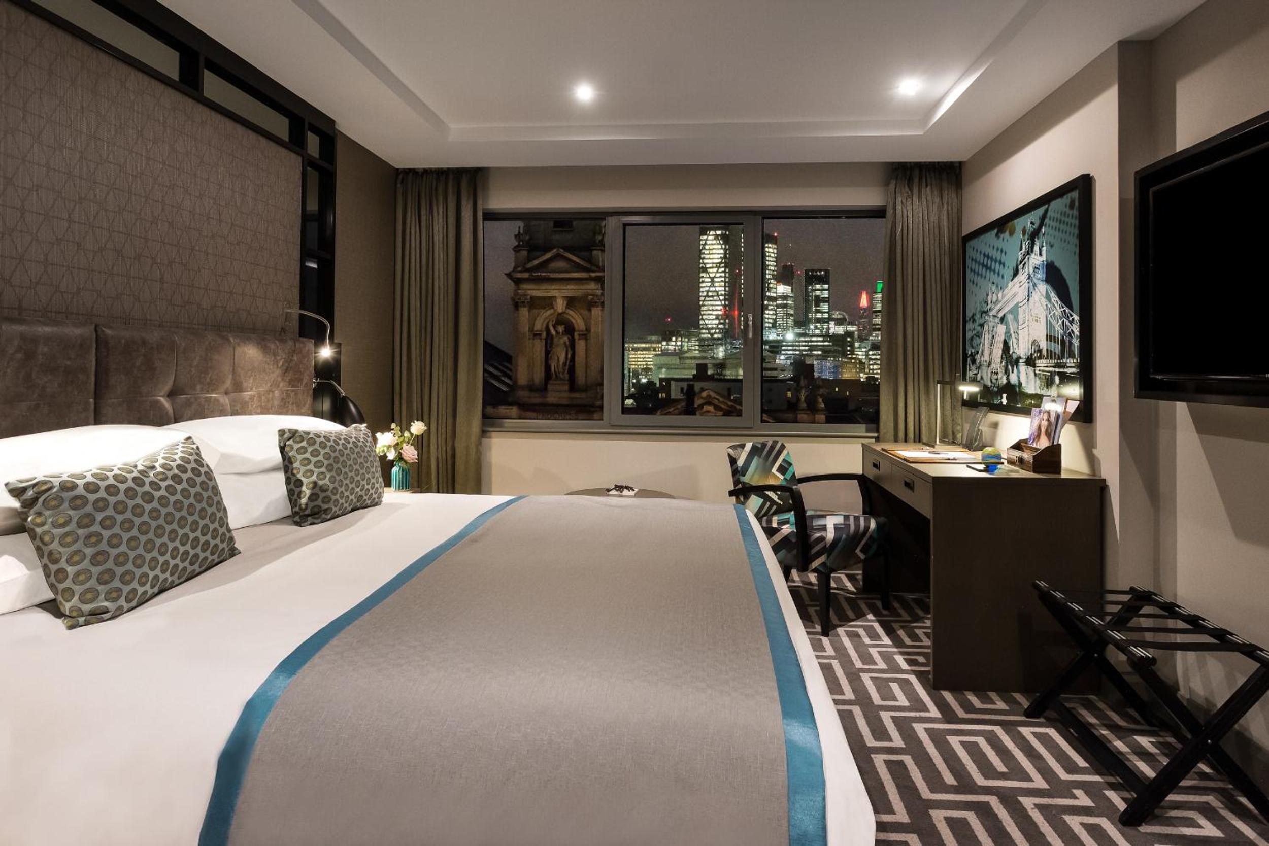 Xscape, King Bed, Queen Bed