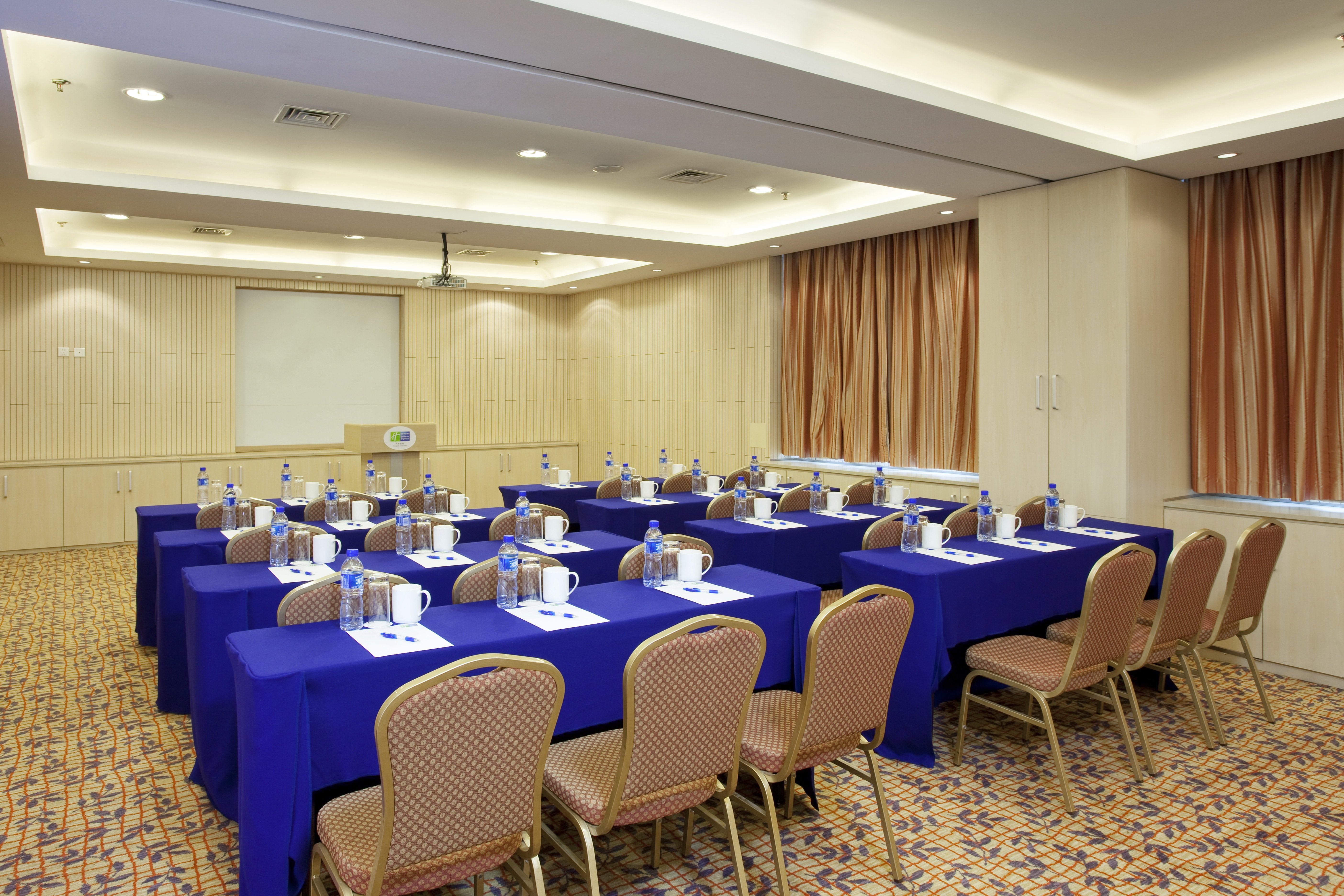 Holiday Inn Express Airport Industrial Parktianjin 24/28