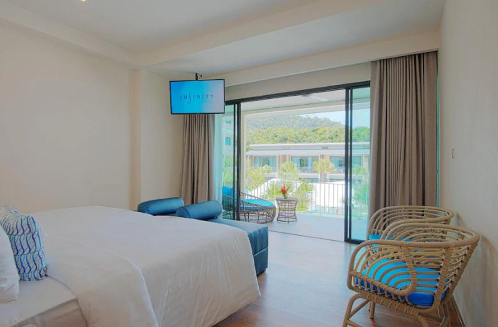 غرفة بريميير بإطلالة على المسبح 4/5