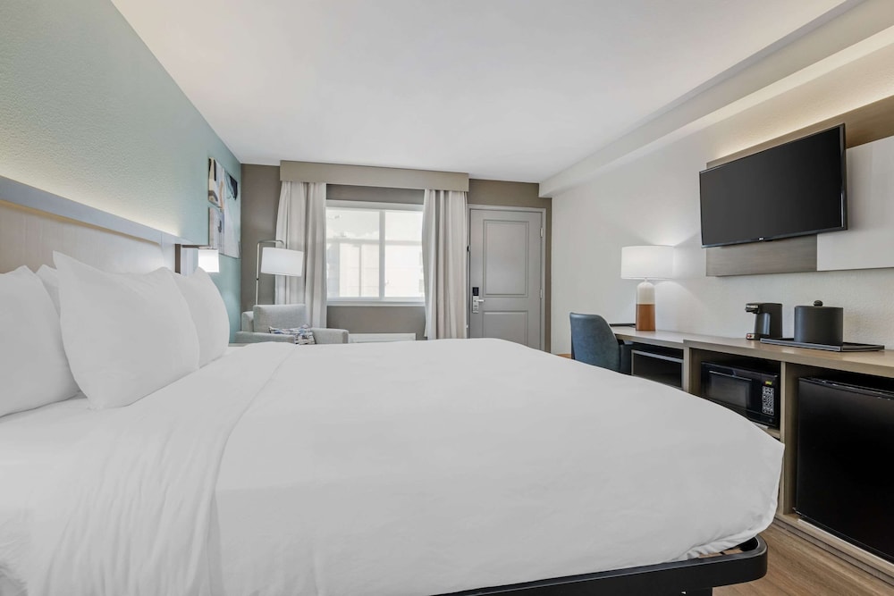 STANDARD, KING BED
