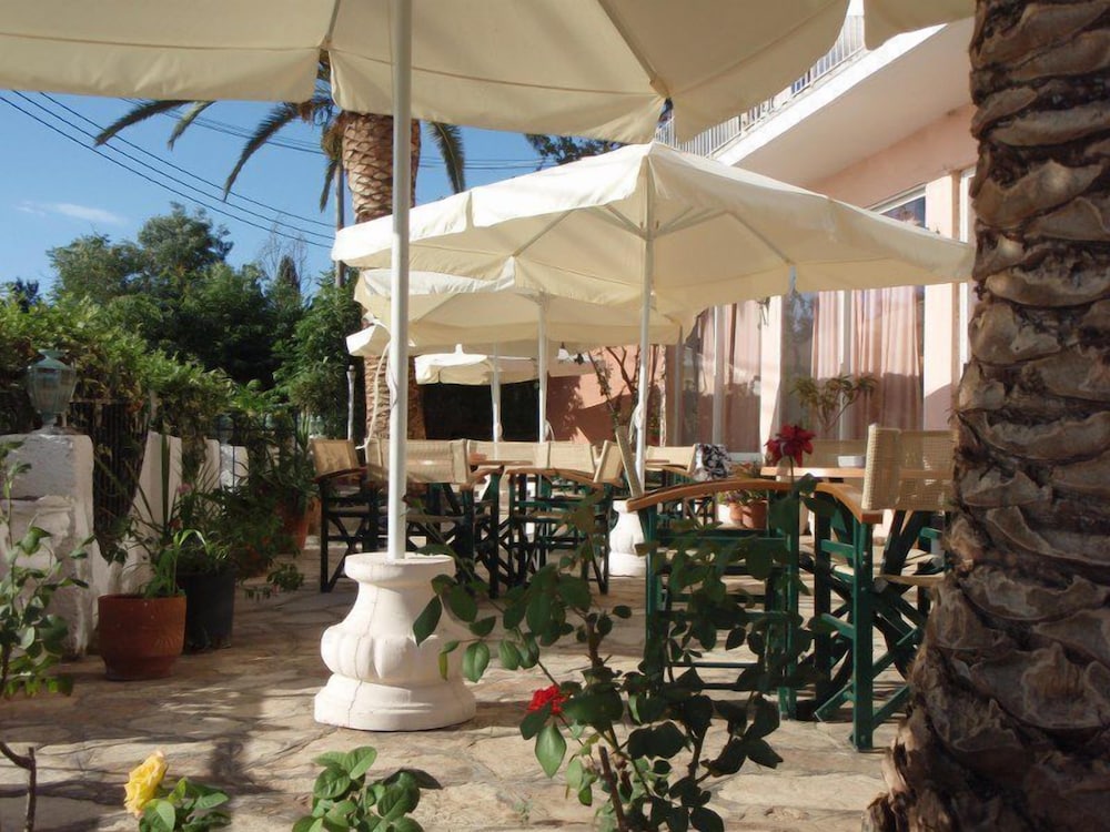 Aegli Hotel 38/64