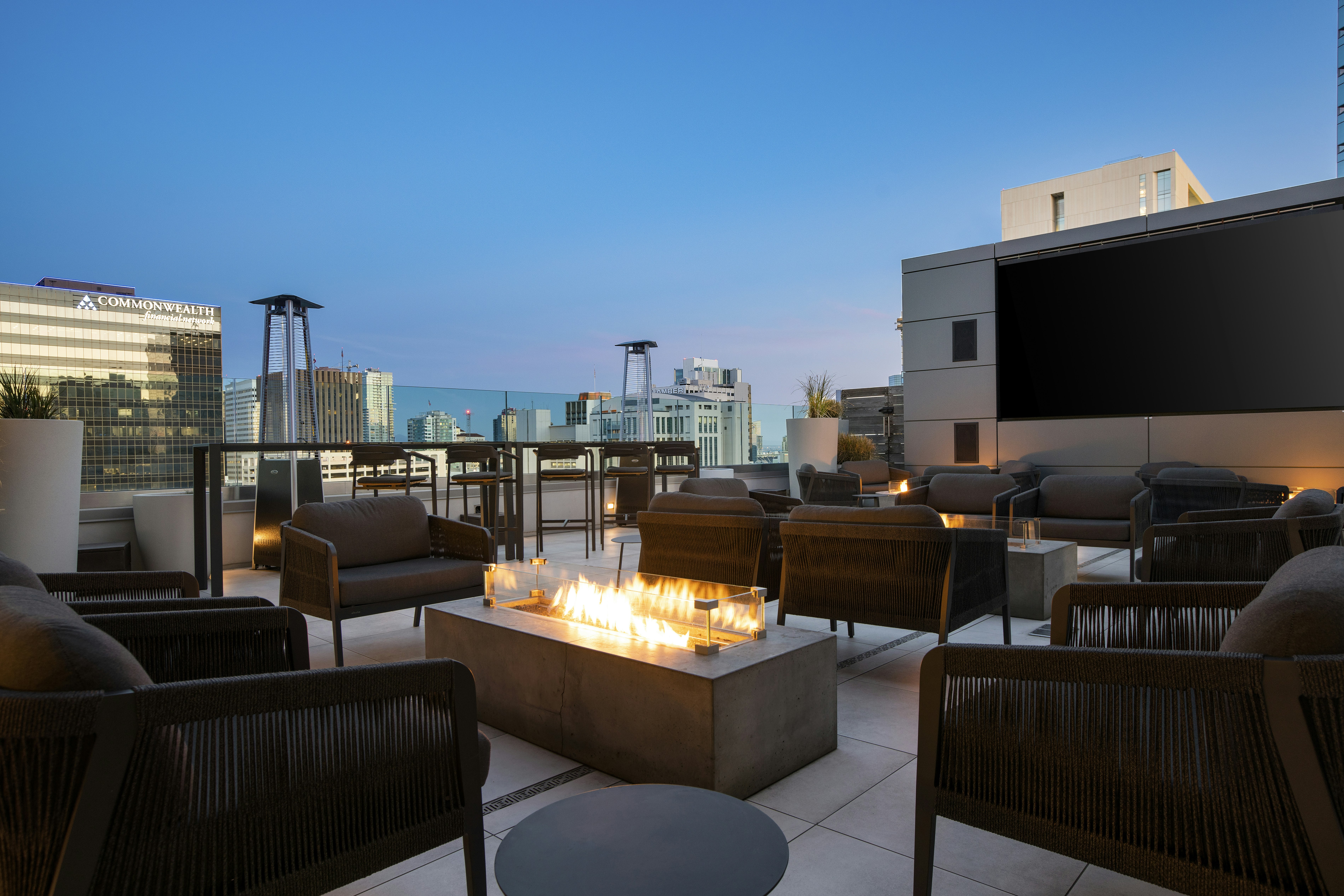 Carte Hotel San Diego Downtown Curio Collection By Hilton 55/87