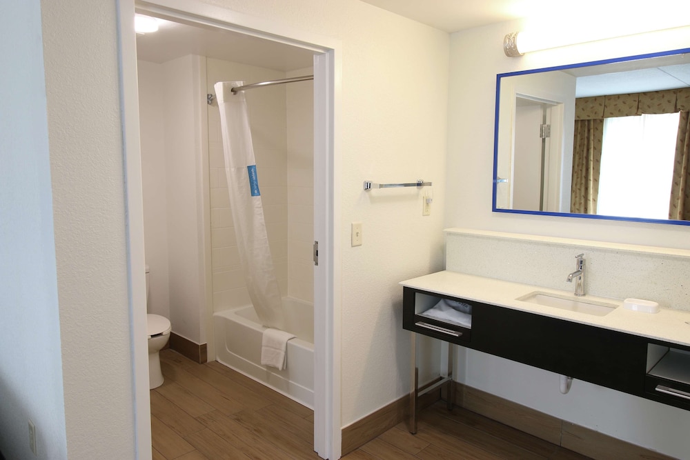 Hampton Inn Suites Palm Coast 20/72