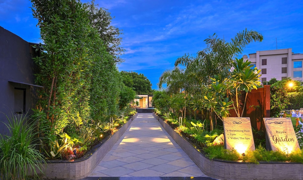 Royale Sarovar Portico Agra 63/65