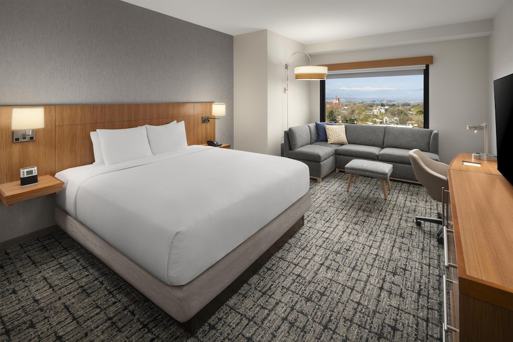 Hyatt Place Denver Cherry Creek 18/72