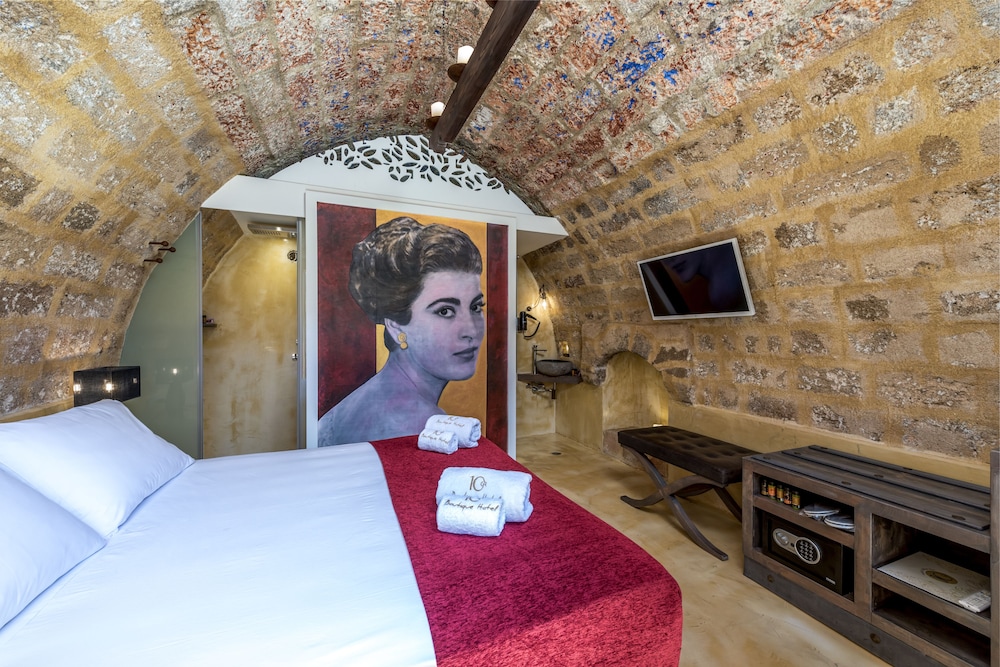 10GR Boutique Hotel & Wine Bar - Adults Only 45/64