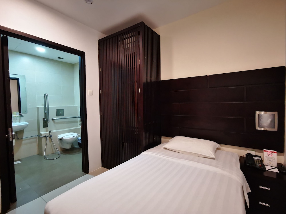 Rest Bugis Hotel 37/73