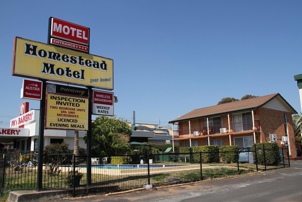 Homestead Motel 3/59