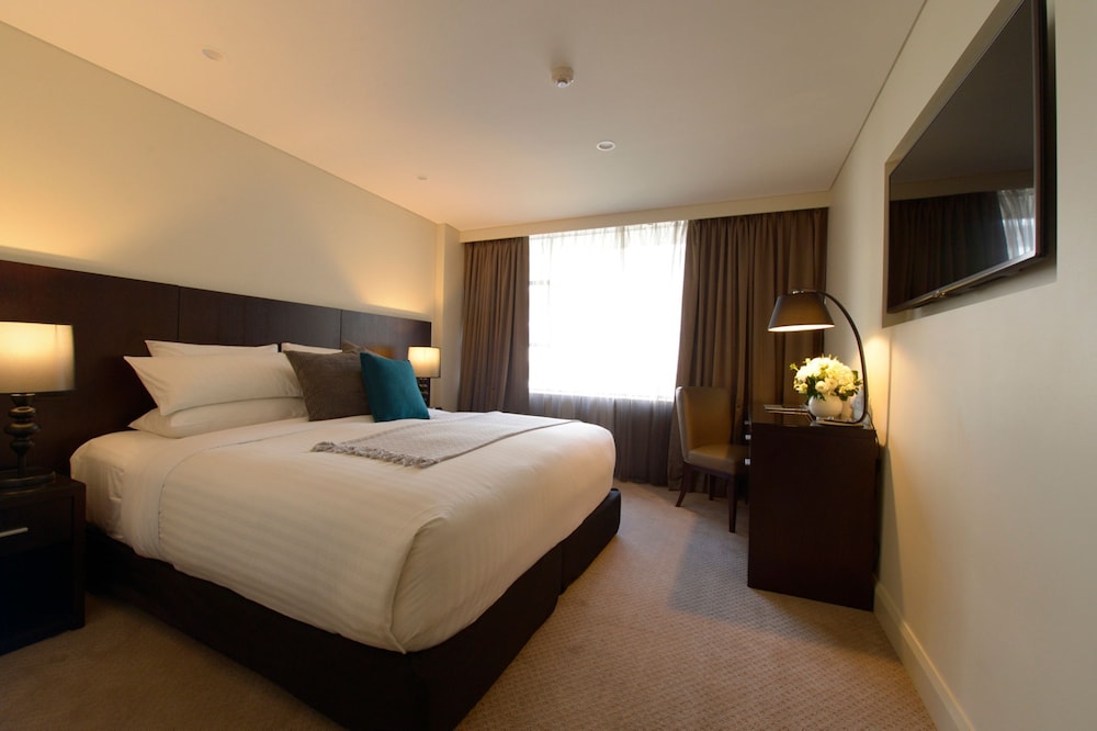 ROOM, KING BED