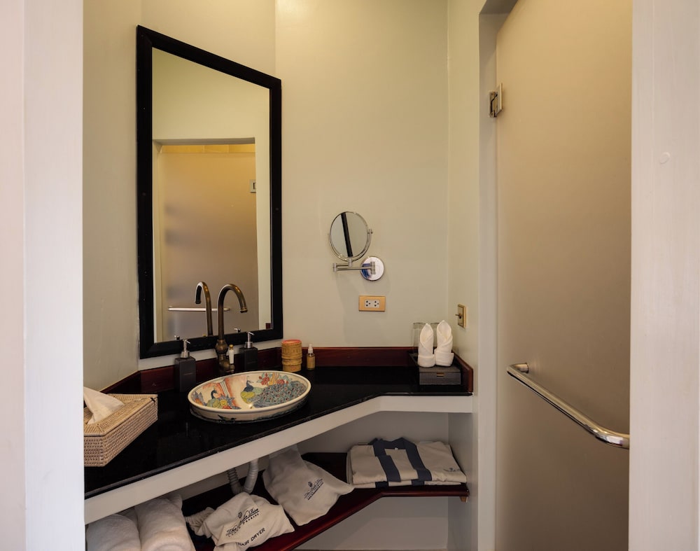 The Belle Rive Boutique Hotel 50/50