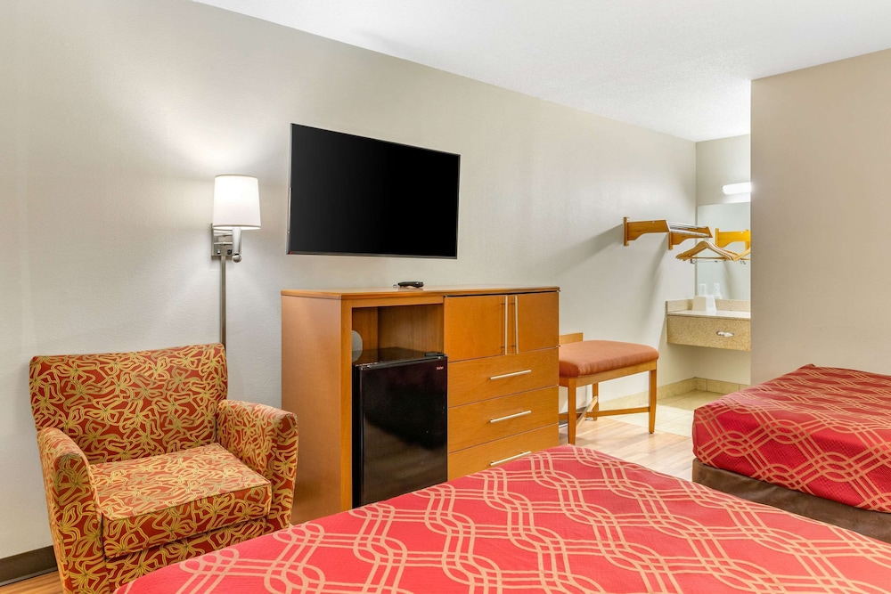 Econo Lodge Creedmoor - Butner 9/26