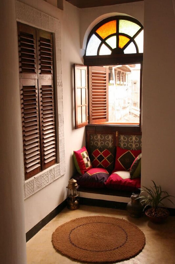 The Swahili House 40/65
