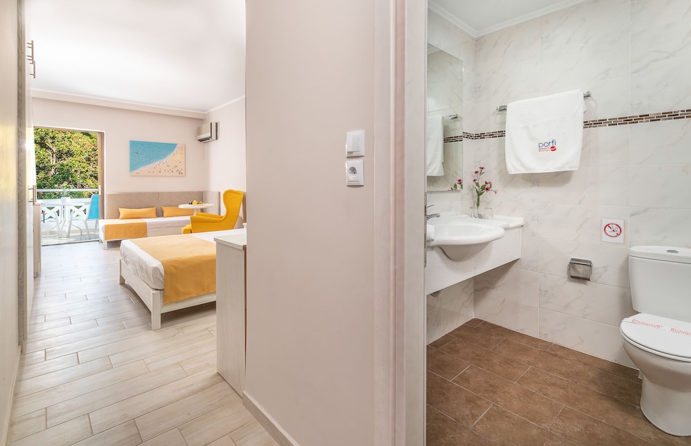 Porfi Beach Hotel 31/36