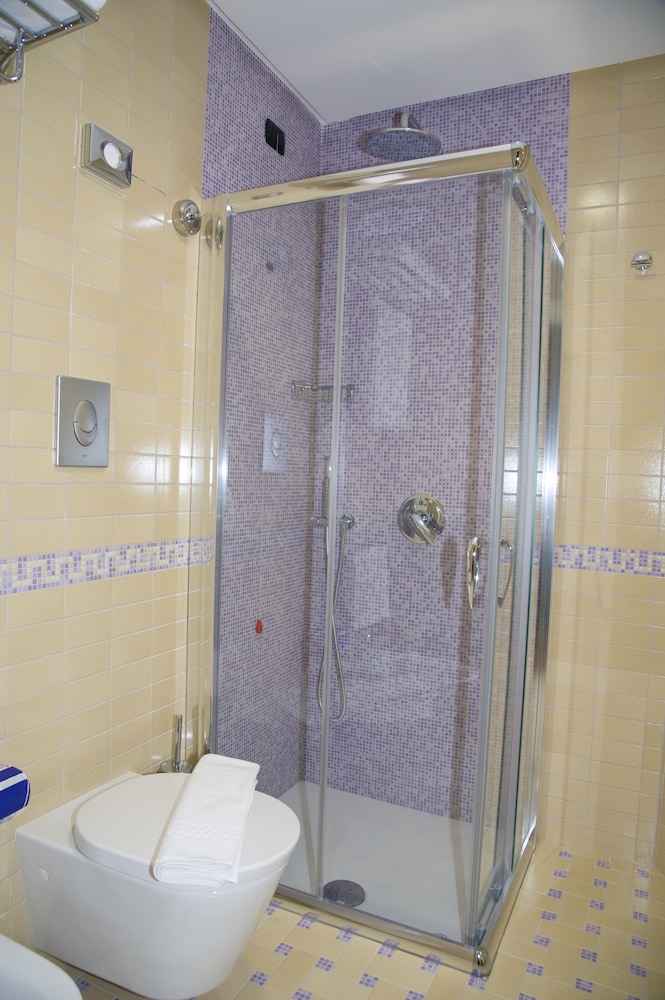 Artemis Hotel 22/69