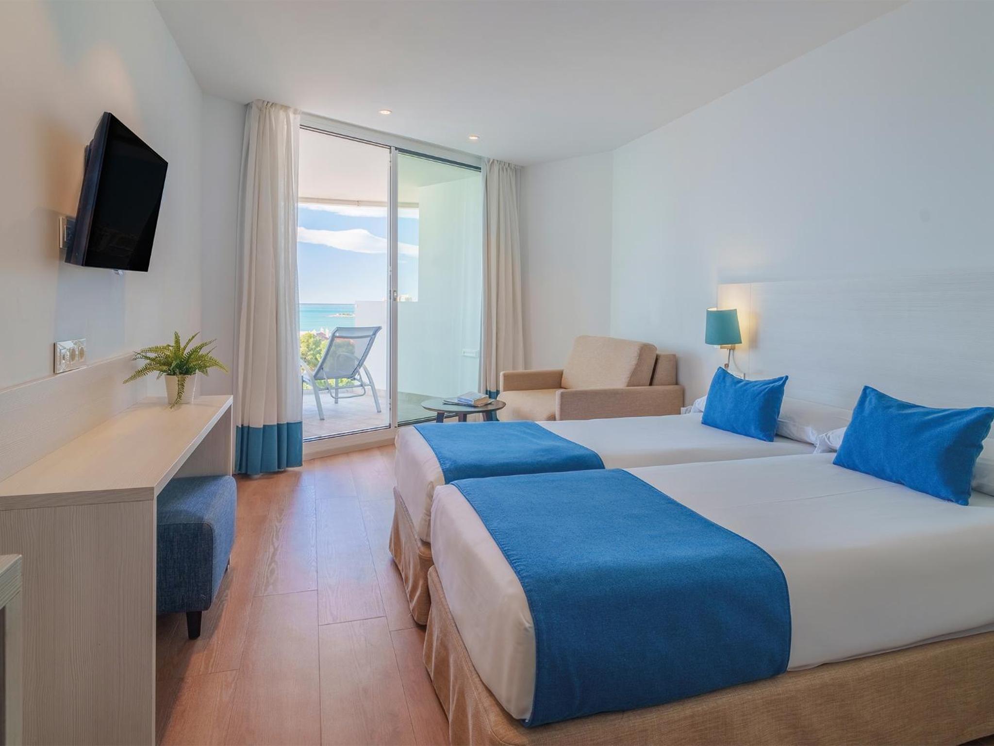 Room, Double Bed, Lateral Side Sea View