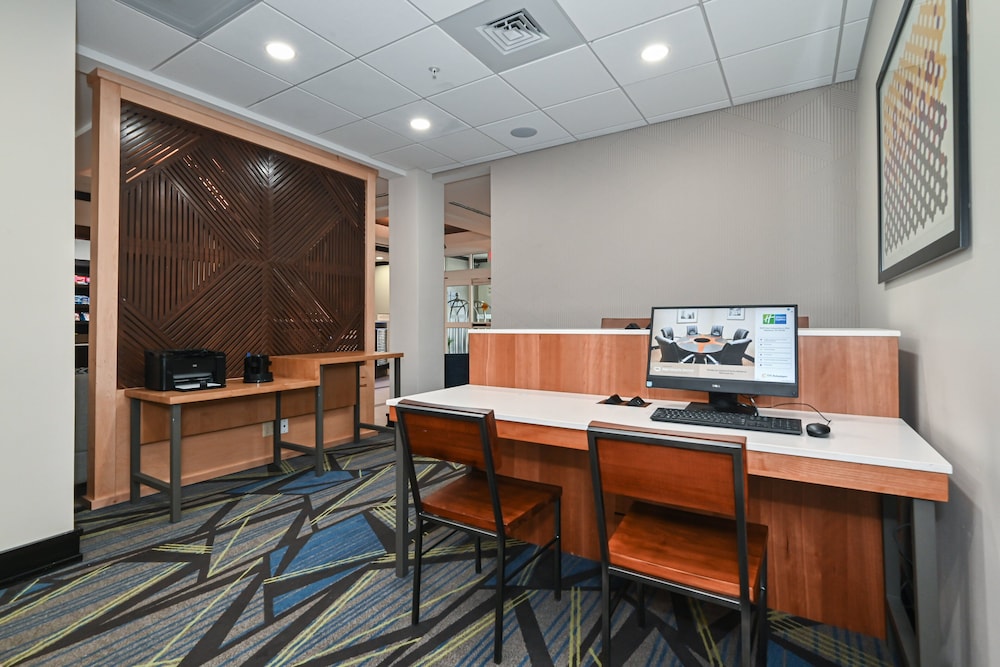 Holiday Inn Express Suites Charlotte Southeast Matthews 43/48