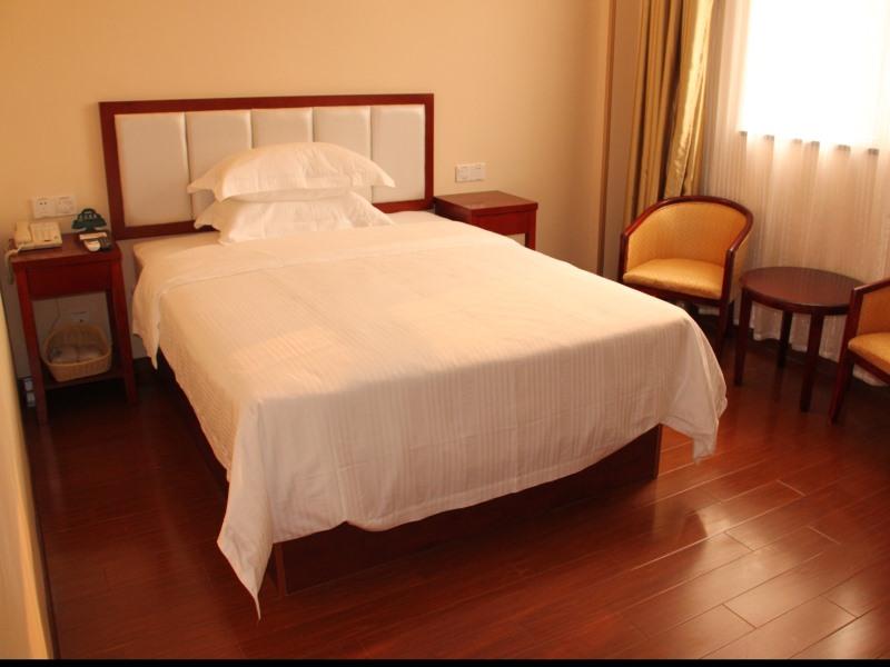 GreenTree Inn (Xuzhou Jinshanqiao Mansion Jinqiao Road) 8/19