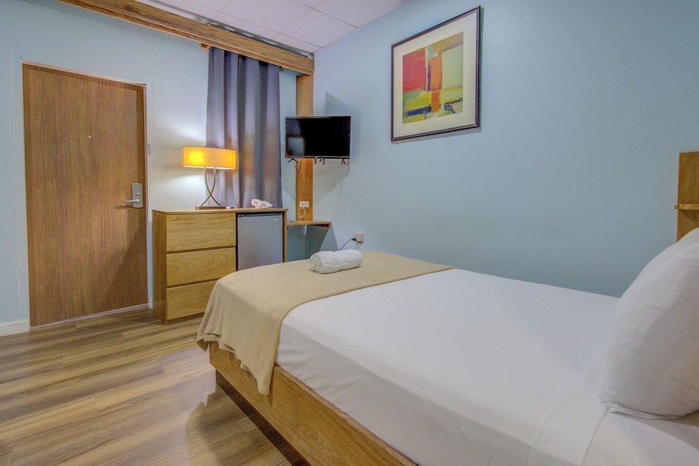 Airport Suites Hotel 23/61