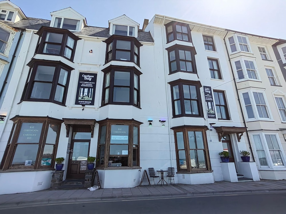 Cardigan Bay Guest House 2/50