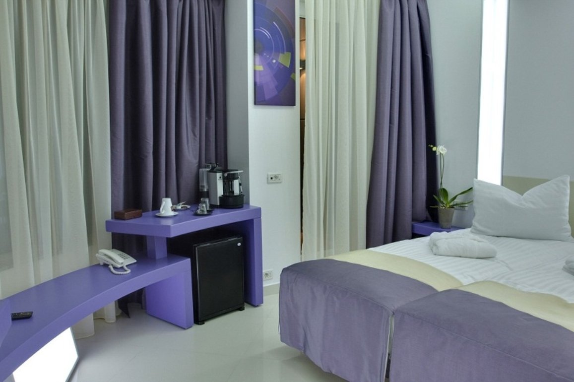 Christina Hotel 18/61