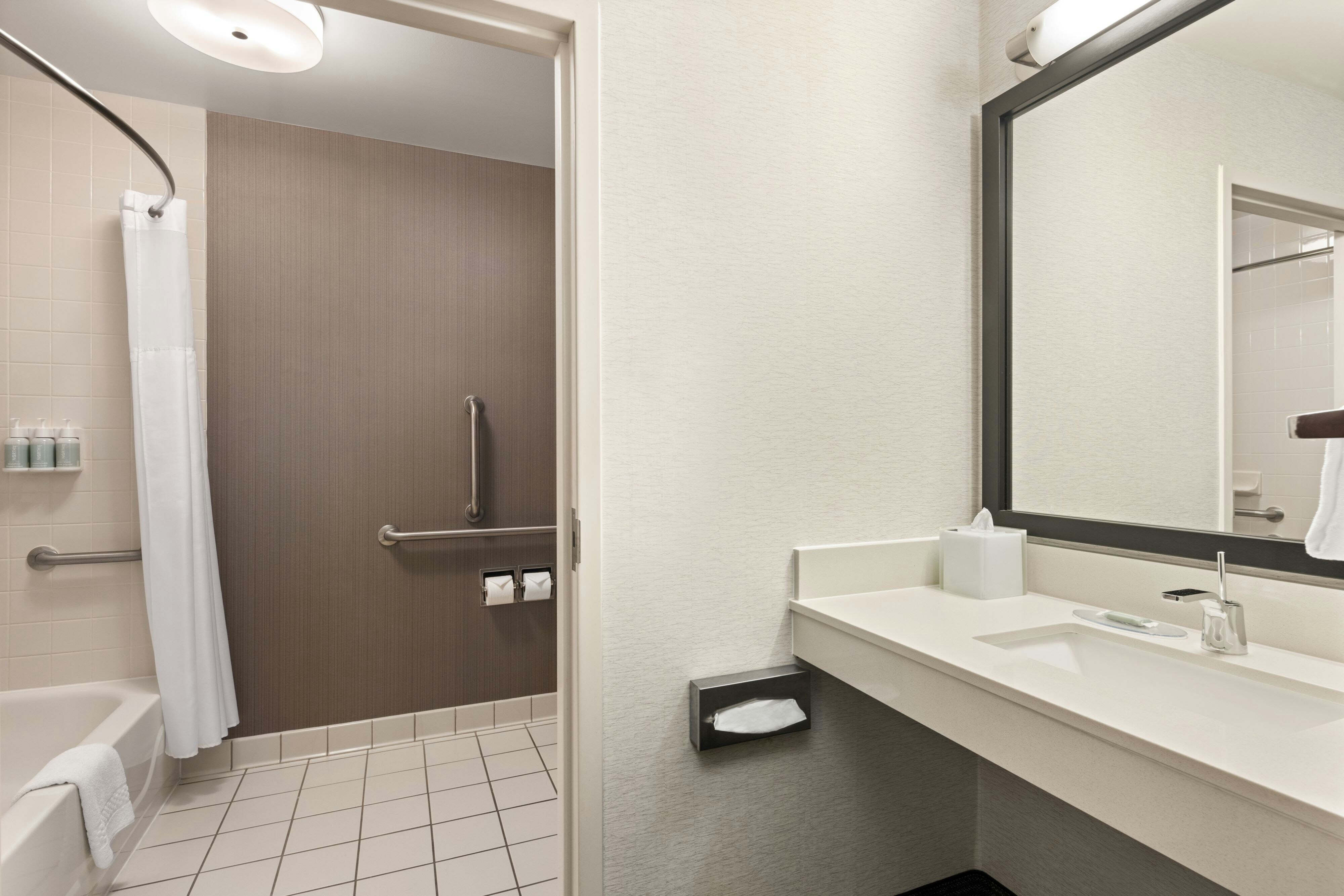 Courtyard By Marriott Bloomington By Mall Of America 35/38