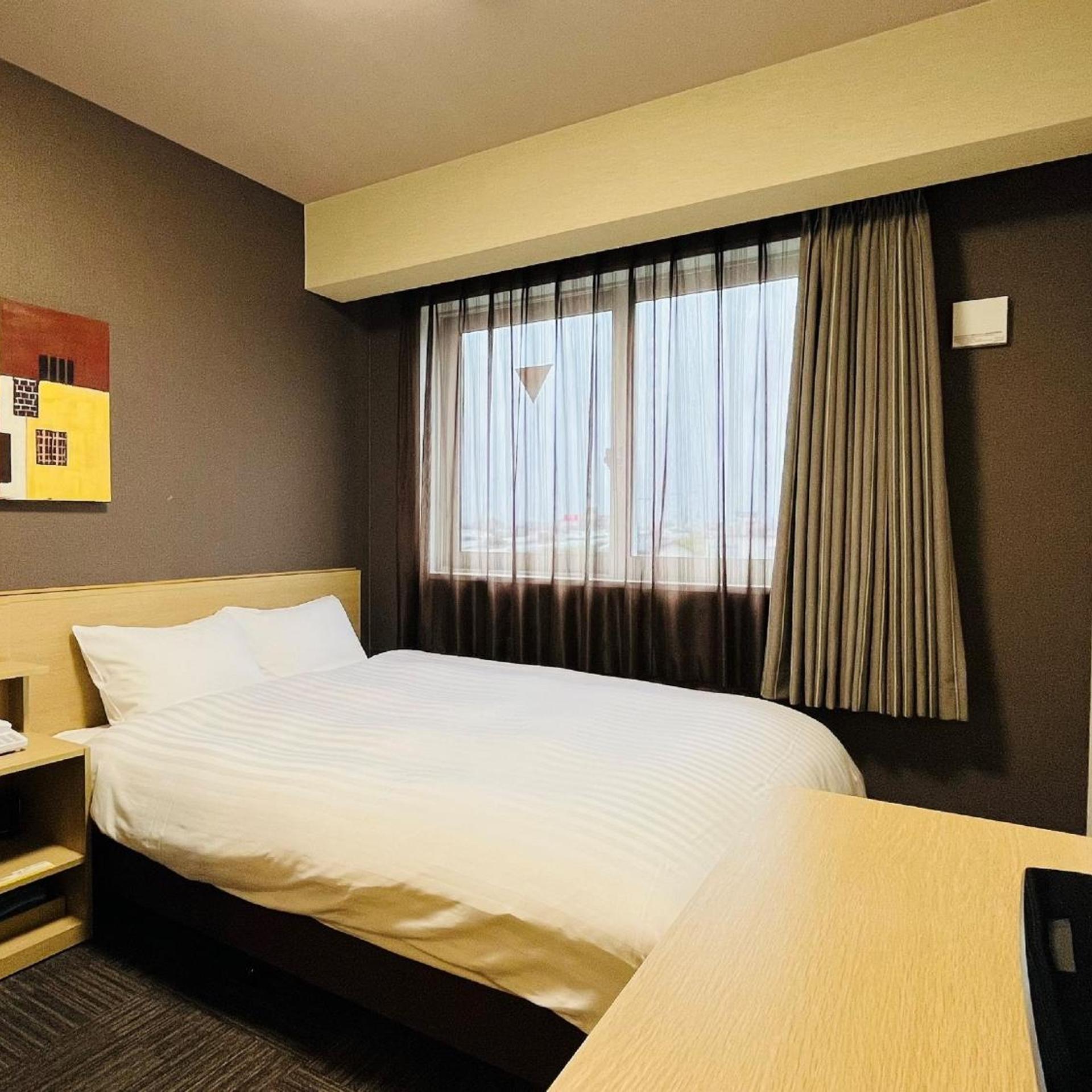 ROOM, DOUBLE BED, SMOKING