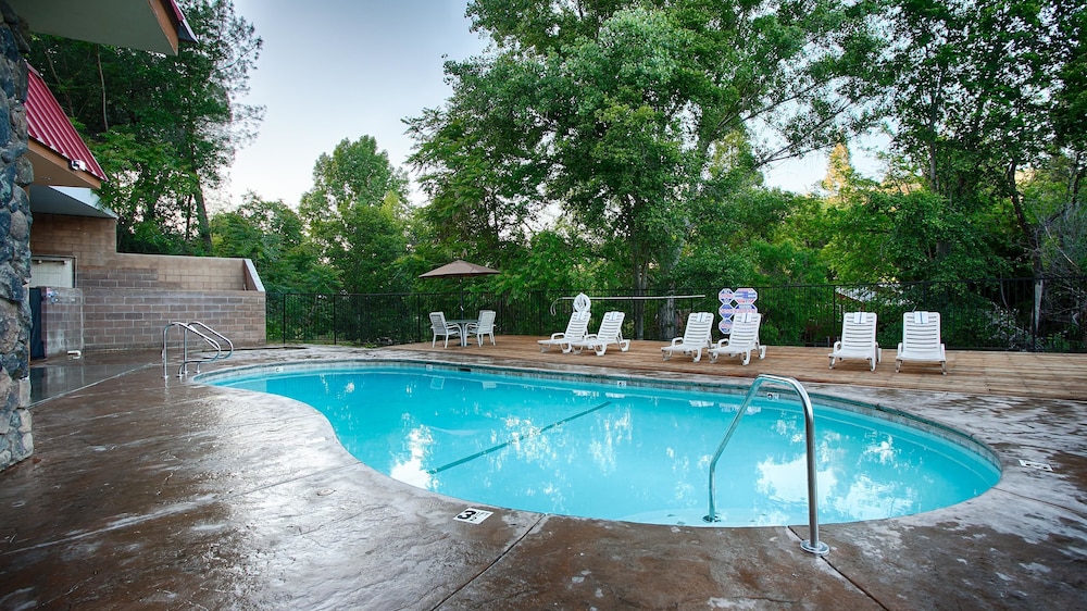 Best Western Plus Yosemite Way Station Motel in MARIPOSA - CA