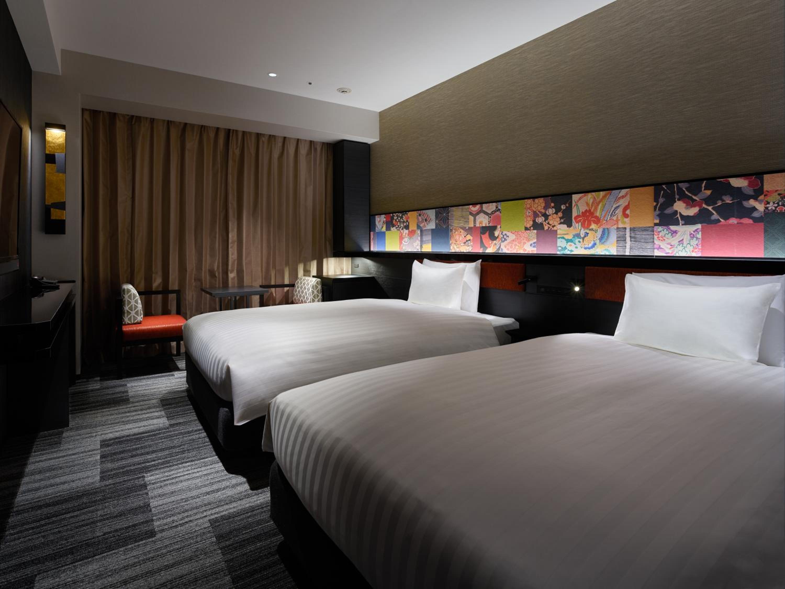 Moderate, Twin Beds