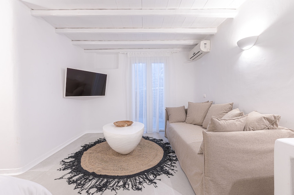 9 Muses Villas Mykonos 20/50