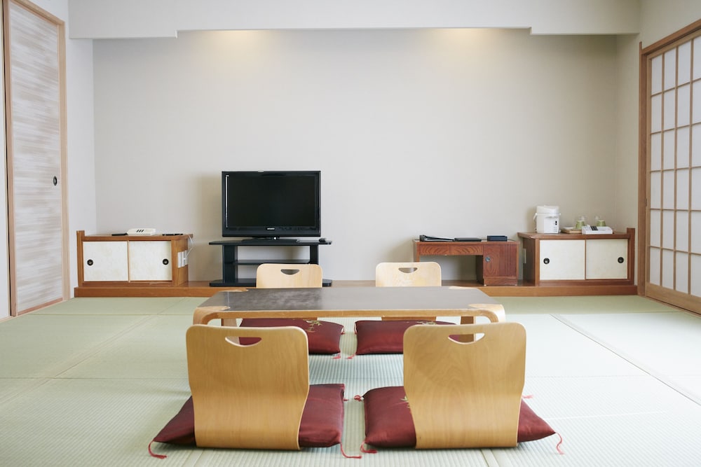 Shimoda Tokyu Hotel 56/68