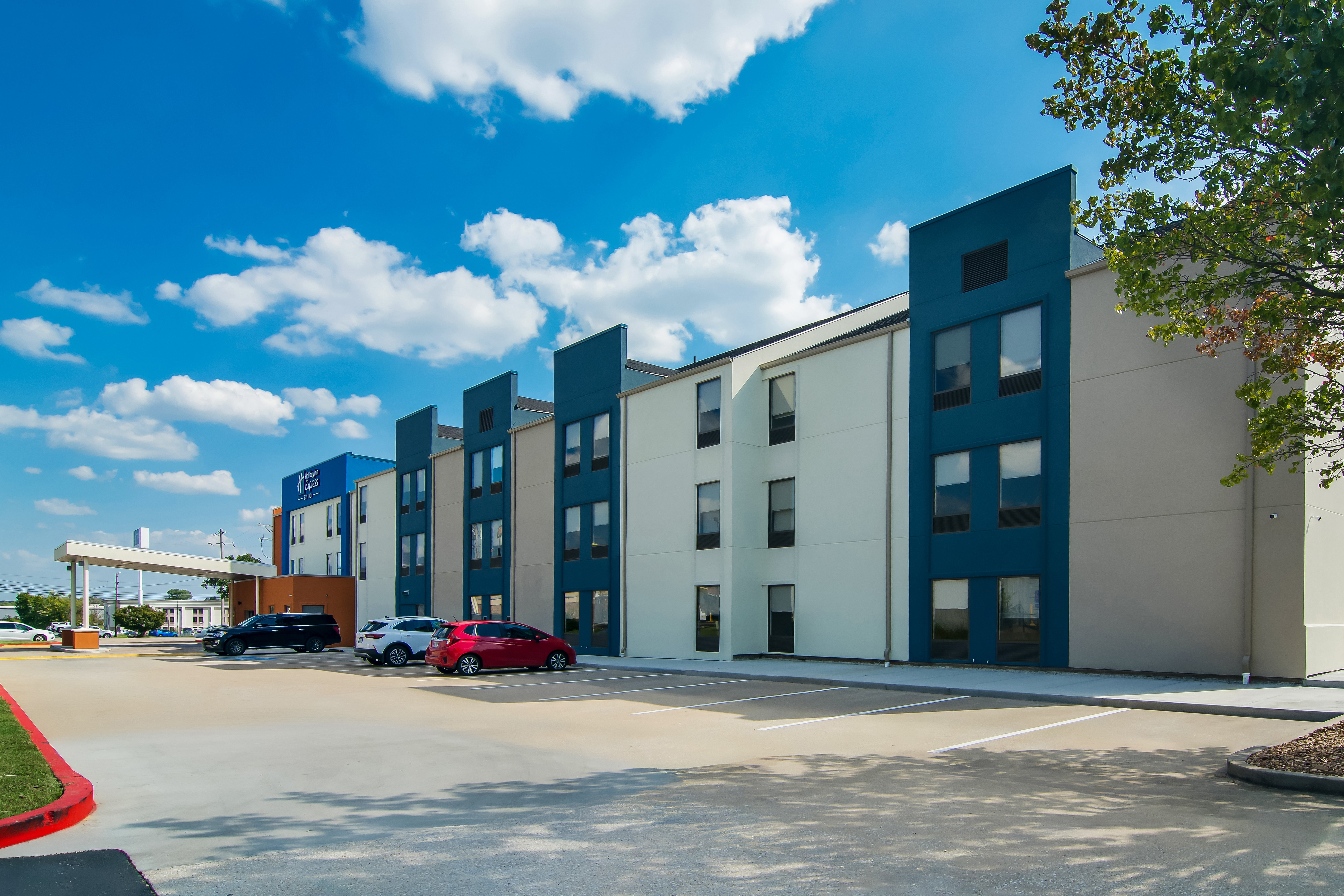 Holiday Inn Express And Suites Joplin Southeast by IHG 50/58