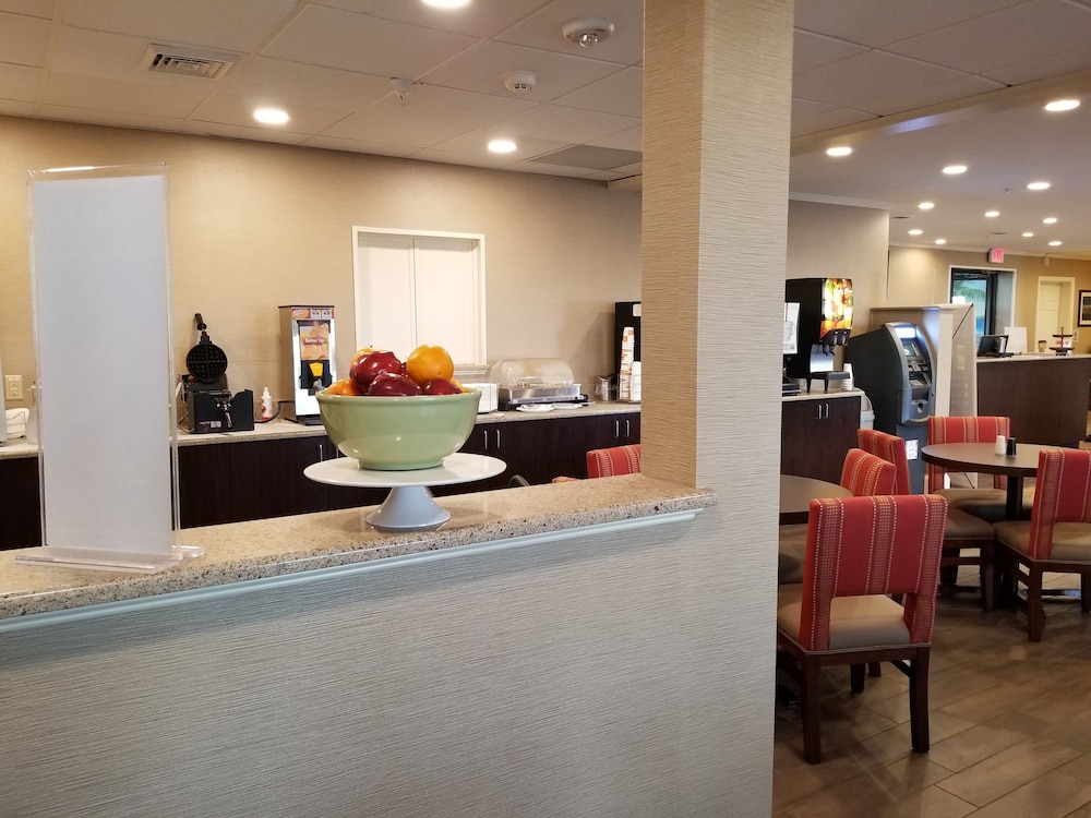 Quality Inn & Suites Ocean City Fenwick 42/52