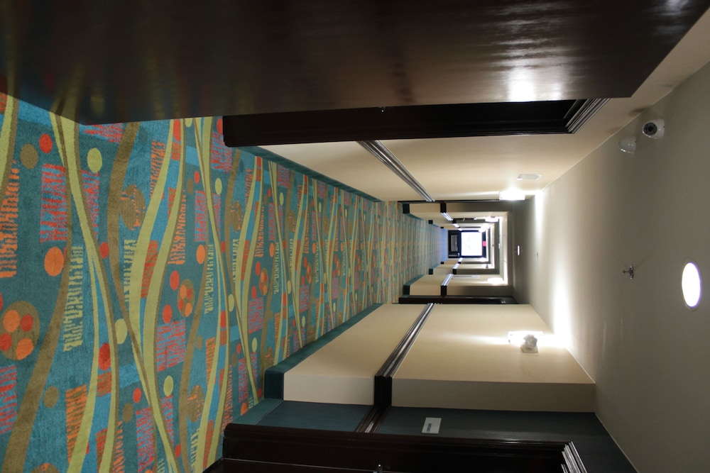 Holiday Inn Express Hotel Suites Brownsville 18/62