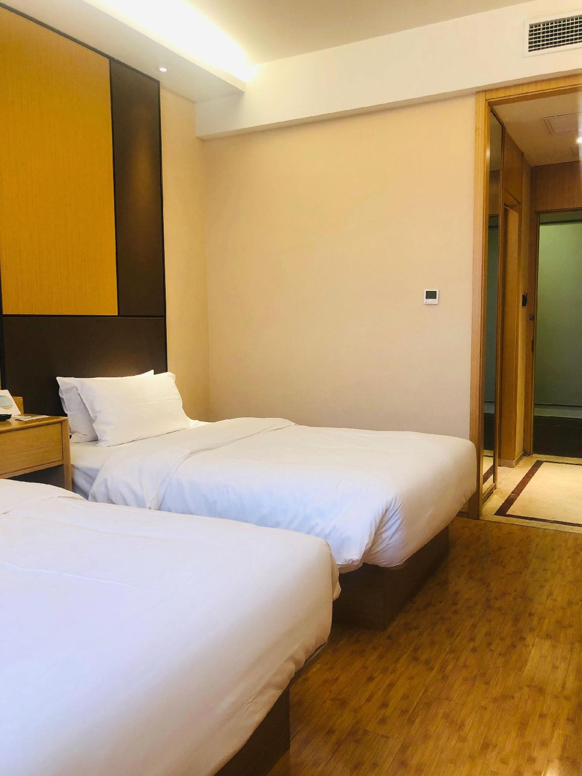 Ji Hotel (Shanghai Pudong Airport Chengnan Road) 22/44